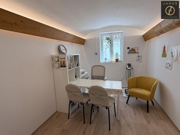 Pronájem kanceláře, Praha - Vinohrady, Sarajevská, 48 m2