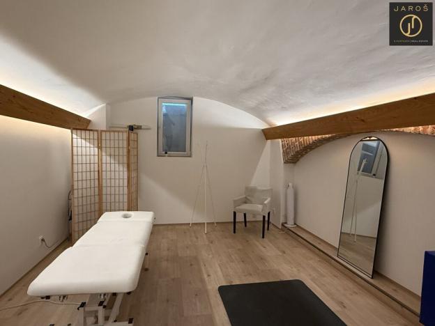 Pronájem kanceláře, Praha - Vinohrady, Sarajevská, 48 m2