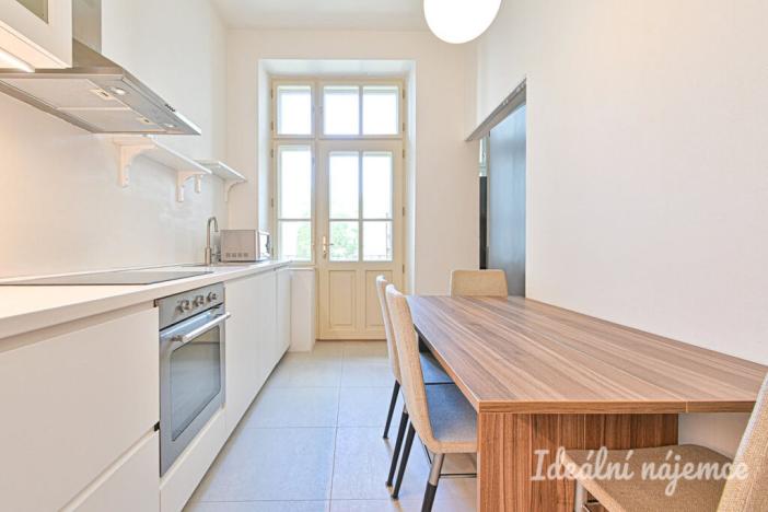 Pronájem bytu 3+1, Brno, Čápkova, 97 m2