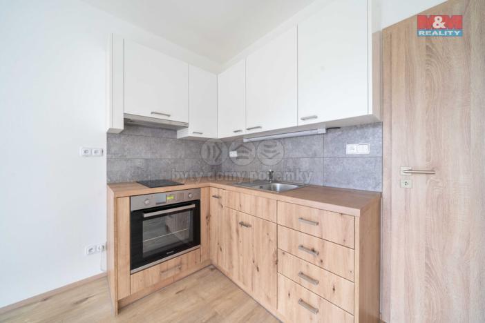 Pronájem bytu 1+kk, Třemošná, Školní, 32 m2