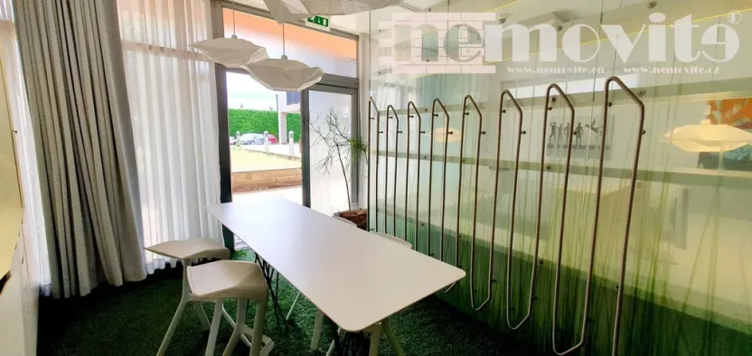 Prodej kanceláře, Jesenice, Nákupní, 59 m2