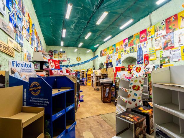 Prodej komerční nemovitosti, Liteň, 3293 m2