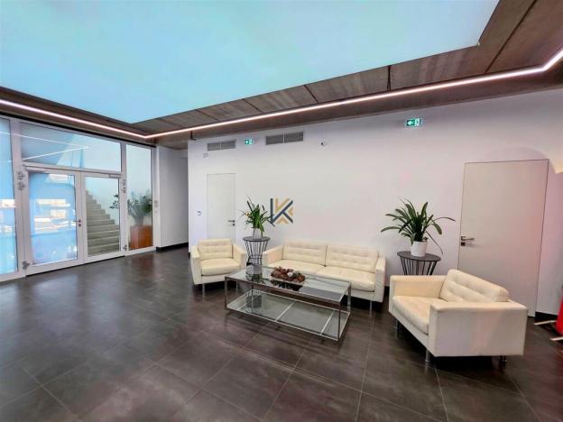 Pronájem kanceláře, Praha - Vysočany, Poděbradská, 900 m2