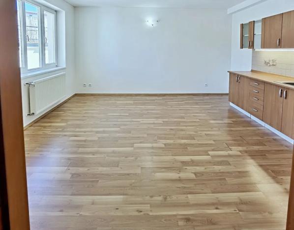 Pronájem bytu 2+kk, Praha - Holešovice, U Uranie, 41 m2