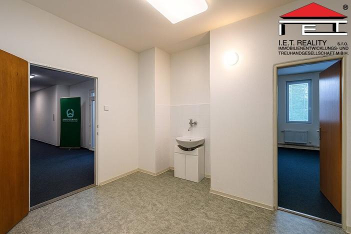 Pronájem kanceláře, Brno, Kroftova, 81 m2