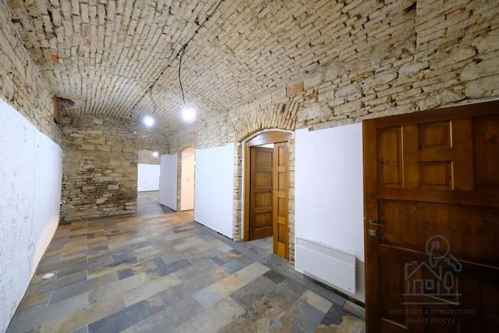 Pronájem komerční nemovitosti, Praha - Nové Město, Charvátova, 82 m2