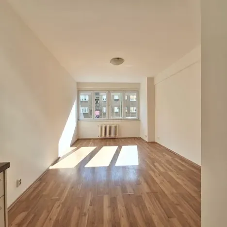 Pronájem bytu 2+kk, Praha - Strašnice, Černokostelecká, 49 m2