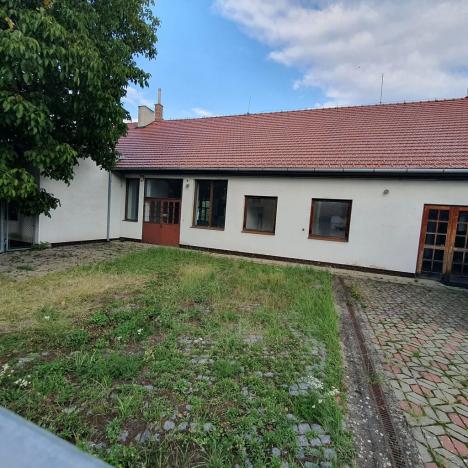 Prodej obchodního prostoru, Strážnice, 350 m2