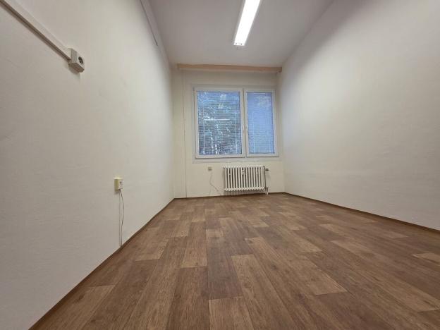 Pronájem kanceláře, Plzeň, Tachovská, 13 m2