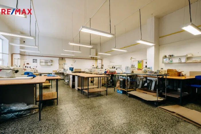 Prodej výrobních prostor, Třebíč - Borovina, Fibichova, 360 m2