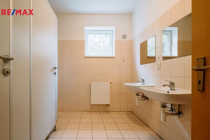 Prodej výrobních prostor, Třebíč - Borovina, Fibichova, 360 m2