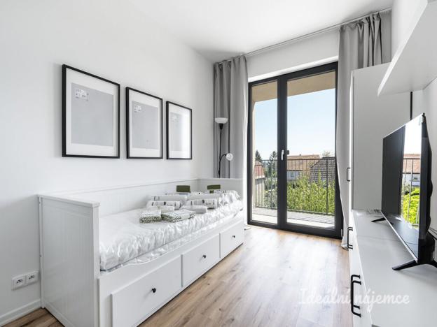 Pronájem bytu 1+kk, Praha - Kyje, Za černým mostem, 24 m2