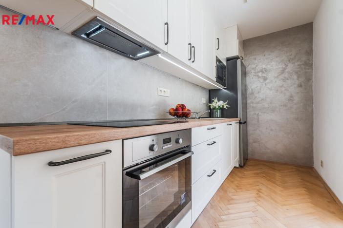 Pronájem bytu 2+1, Praha - Strašnice, Vykáňská, 54 m2