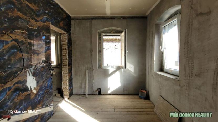 Prodej vícegeneračního domu, Vrutice - Svařenice, 1143 m2