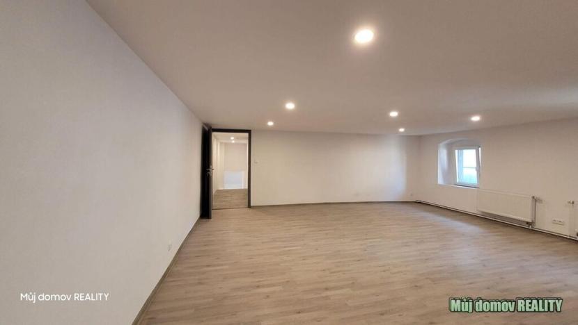 Prodej vícegeneračního domu, Vrutice - Svařenice, 1143 m2