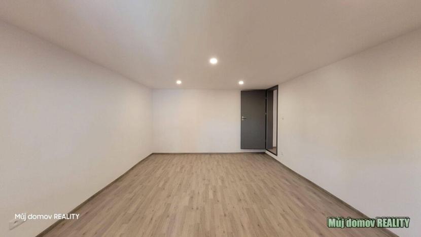 Prodej vícegeneračního domu, Vrutice - Svařenice, 1143 m2