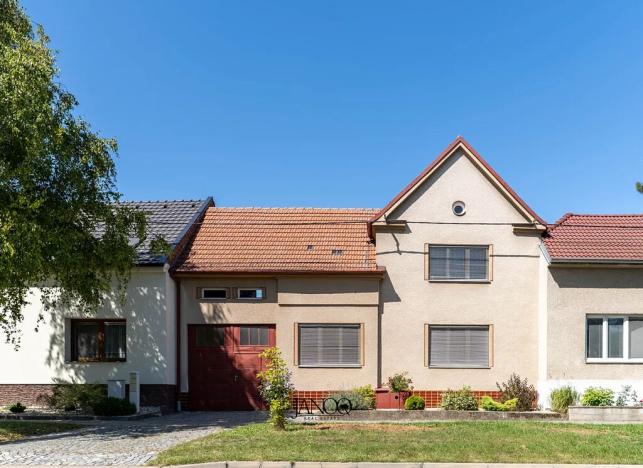 Prodej rodinného domu, Hovorany, 180 m2