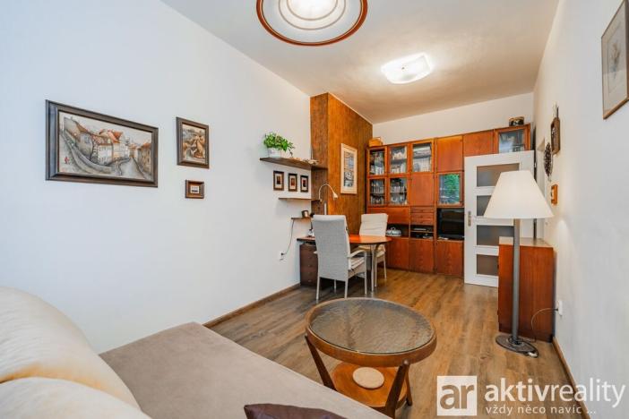 Prodej komerční nemovitosti, Praha - Strašnice, Vykáňská, 37 m2