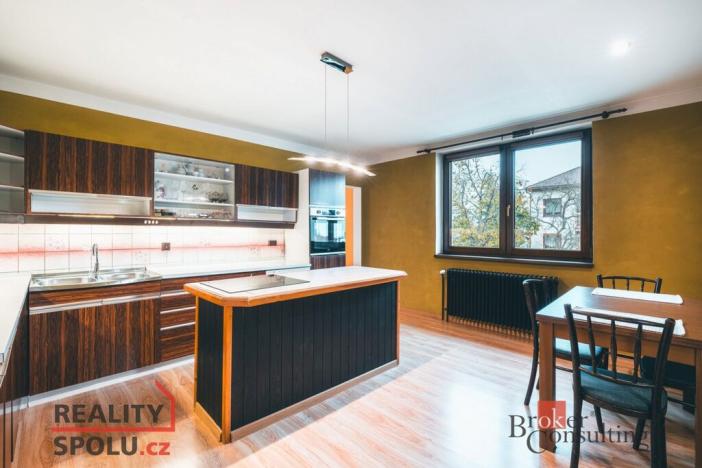 Prodej rodinného domu, Litohlavy, 340 m2