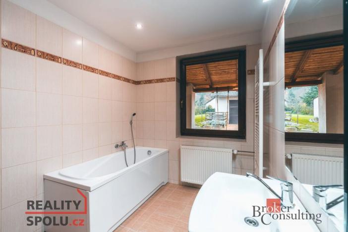 Prodej rodinného domu, Litohlavy, 340 m2