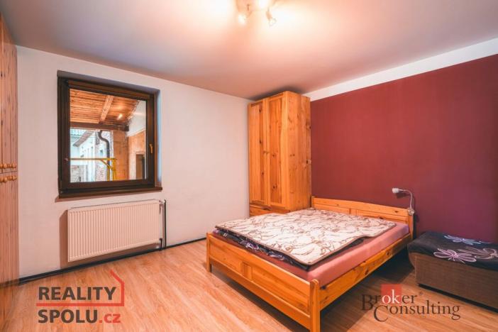 Prodej rodinného domu, Litohlavy, 340 m2