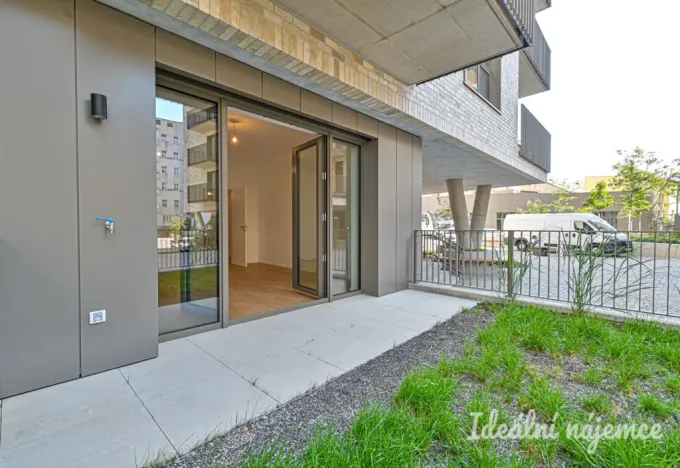 Pronájem bytu 1+kk, Brno, Bratislavská, 35 m2