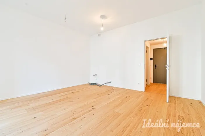 Pronájem bytu 1+kk, Brno, Bratislavská, 35 m2