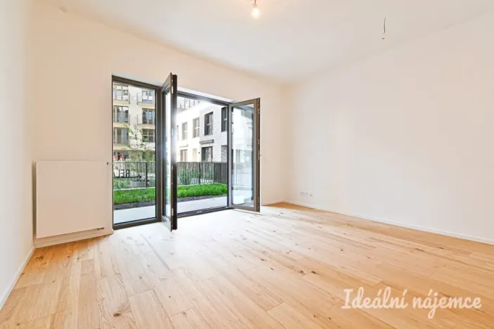 Pronájem bytu 1+kk, Brno, Bratislavská, 35 m2