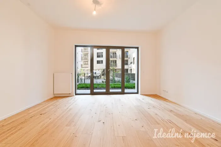 Pronájem bytu 1+kk, Brno, Bratislavská, 35 m2