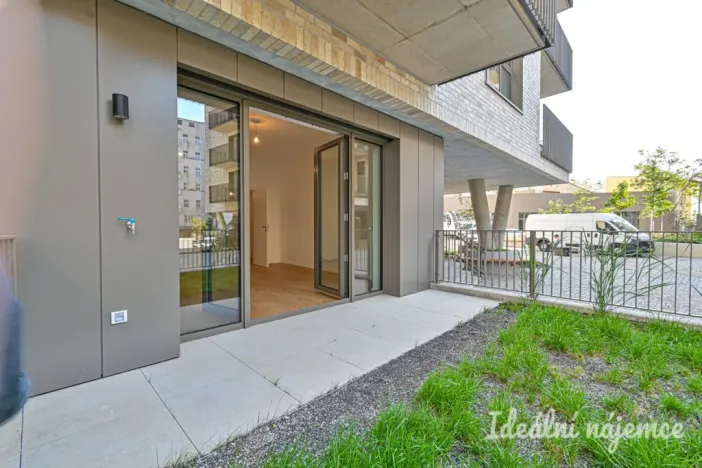 Pronájem bytu 1+kk, Brno, Bratislavská, 35 m2