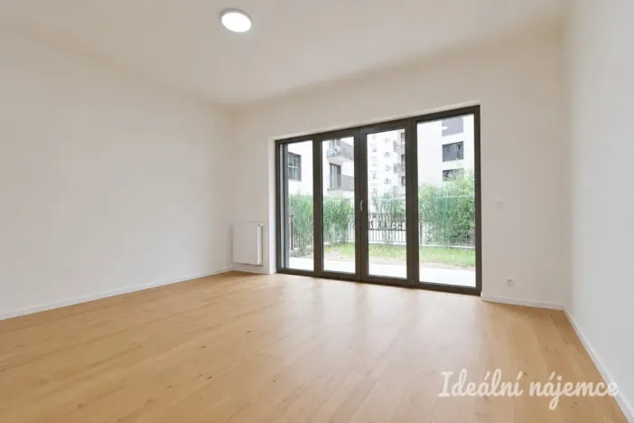 Pronájem bytu 1+kk, Brno, Bratislavská, 35 m2
