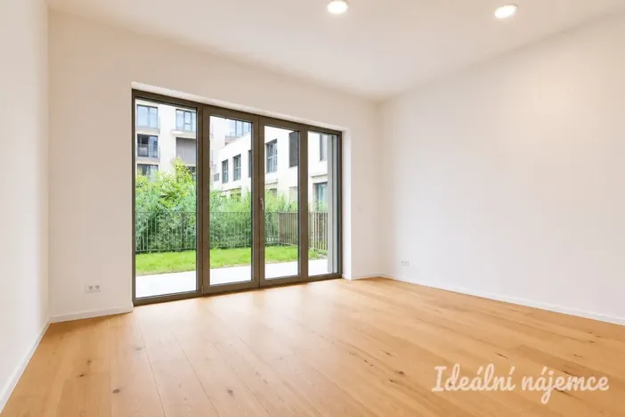 Pronájem bytu 1+kk, Brno, Bratislavská, 35 m2