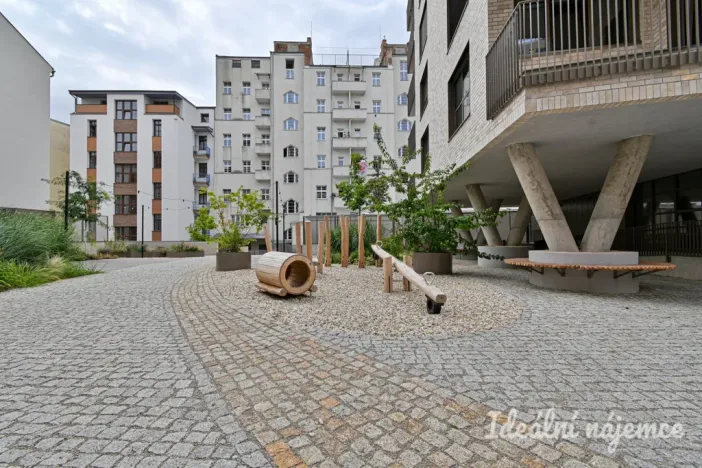 Pronájem bytu 1+kk, Brno, Bratislavská, 35 m2