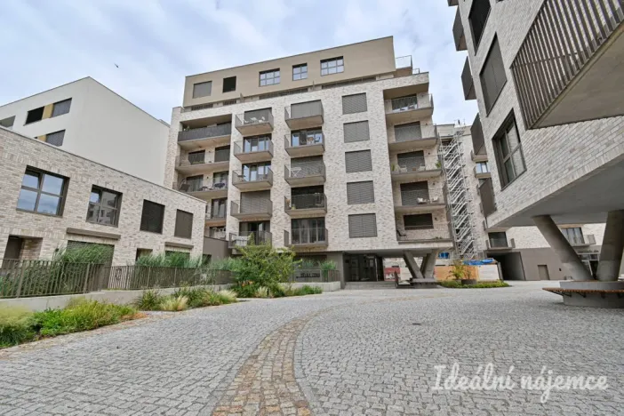 Pronájem bytu 1+kk, Brno, Bratislavská, 35 m2