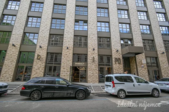 Pronájem bytu 1+kk, Brno, Bratislavská, 35 m2