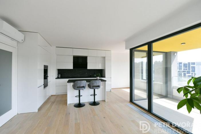 Pronájem bytu 2+kk, Praha - Karlín, Sokolova, 58 m2