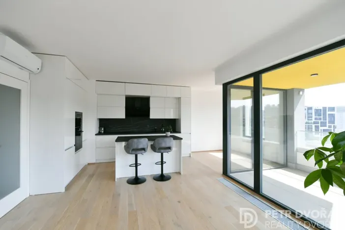 Pronájem bytu 2+kk, Praha - Karlín, Sokolova, 58 m2