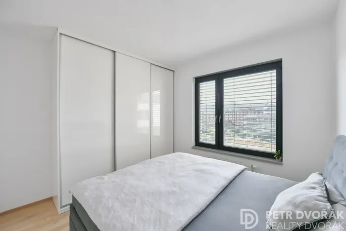 Pronájem bytu 2+kk, Praha - Karlín, Sokolova, 58 m2