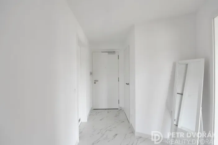 Pronájem bytu 2+kk, Praha - Karlín, Sokolova, 58 m2