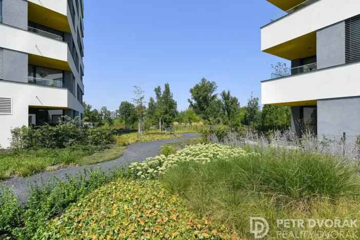 Pronájem bytu 2+kk, Praha - Karlín, Sokolova, 58 m2