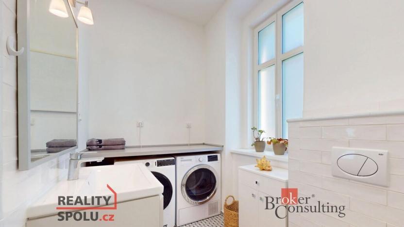 Prodej bytu 2+kk, Karlovy Vary - Stará Role, Svobodova, 62 m2