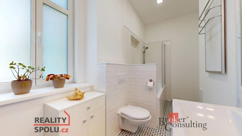 Prodej bytu 2+kk, Karlovy Vary - Stará Role, Svobodova, 62 m2