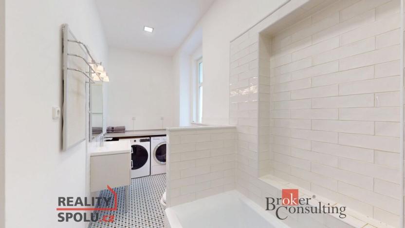 Prodej bytu 2+kk, Karlovy Vary - Stará Role, Svobodova, 62 m2