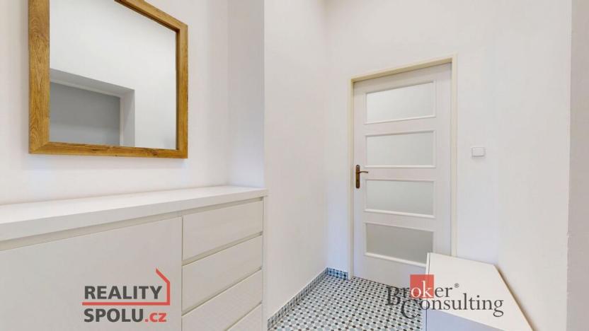 Prodej bytu 2+kk, Karlovy Vary - Stará Role, Svobodova, 62 m2