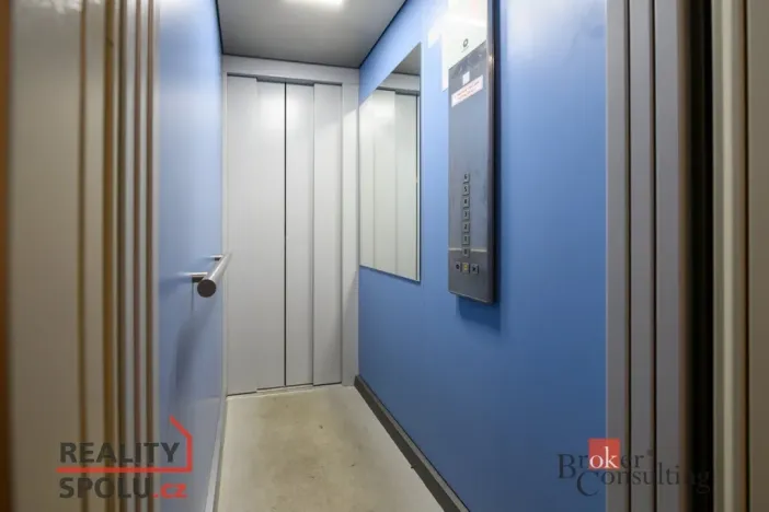 Prodej bytu 2+1, Plzeň - Doubravka, Ke Špitálskému lesu, 58 m2