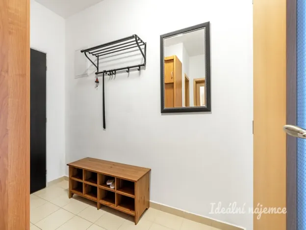 Pronájem bytu 1+kk, Praha - Horní Počernice, Běchorská, 48 m2
