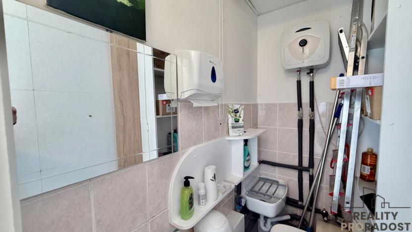 Pronájem obchodního prostoru, Praha - Žižkov, Husitská, 10 m2