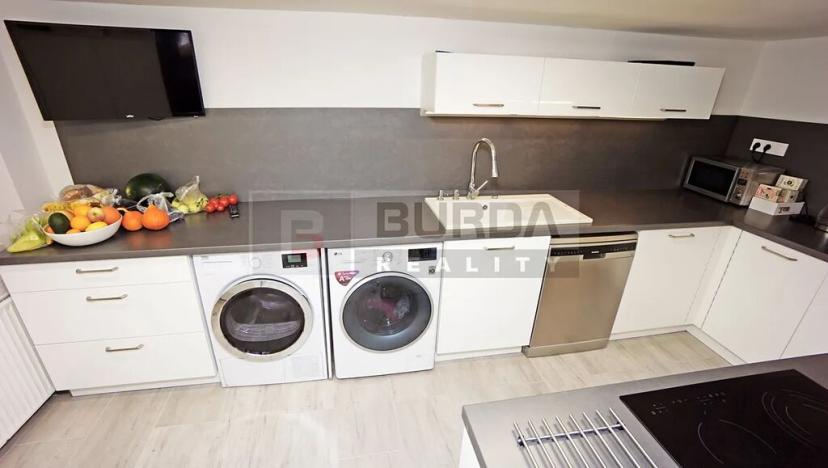 Prodej rodinného domu, Střemy, 240 m2