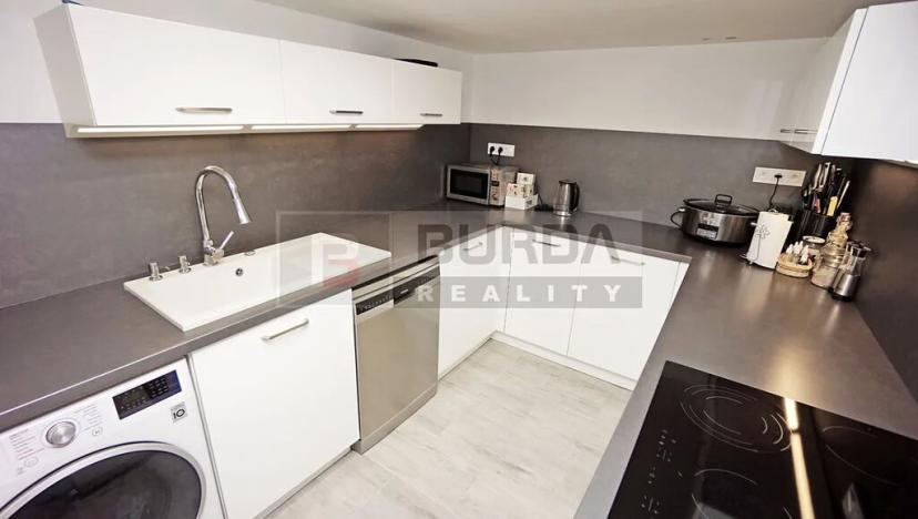 Prodej rodinného domu, Střemy, 240 m2