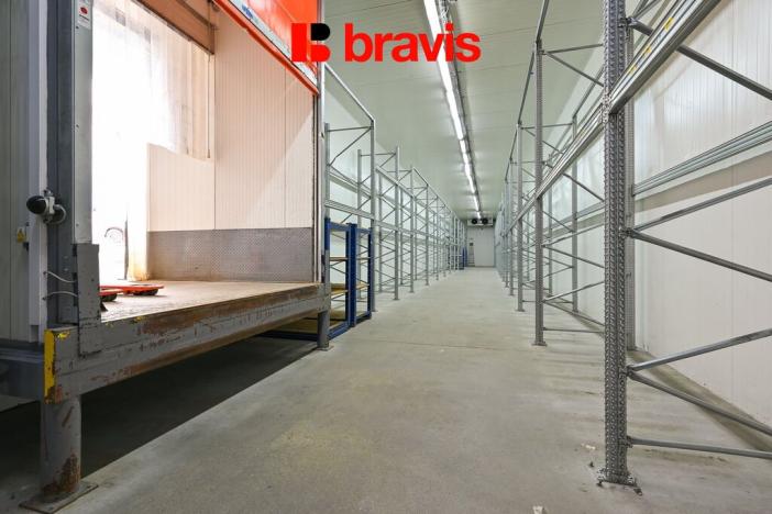 Pronájem kanceláře, Hradčany, Tišnovská, 1016 m2